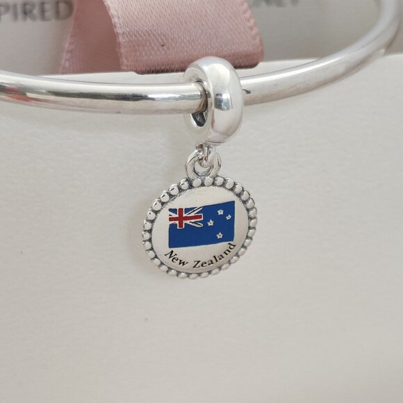 Pandora New Zealand Flag Exclusive Dangle Charm S925 Silver with box - Picture 1 of 7